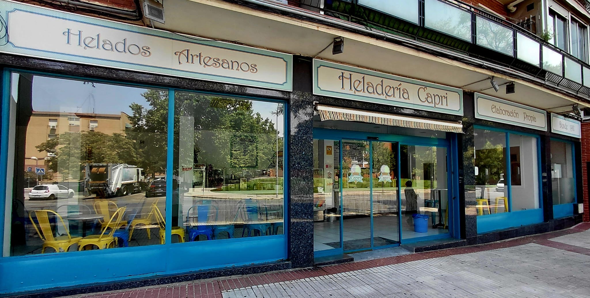 Fachada de Heladería Capri en Vallecas